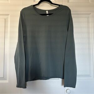 Athleta In Motion Perforated Grey Seamless Long Sleeve Top Size XL